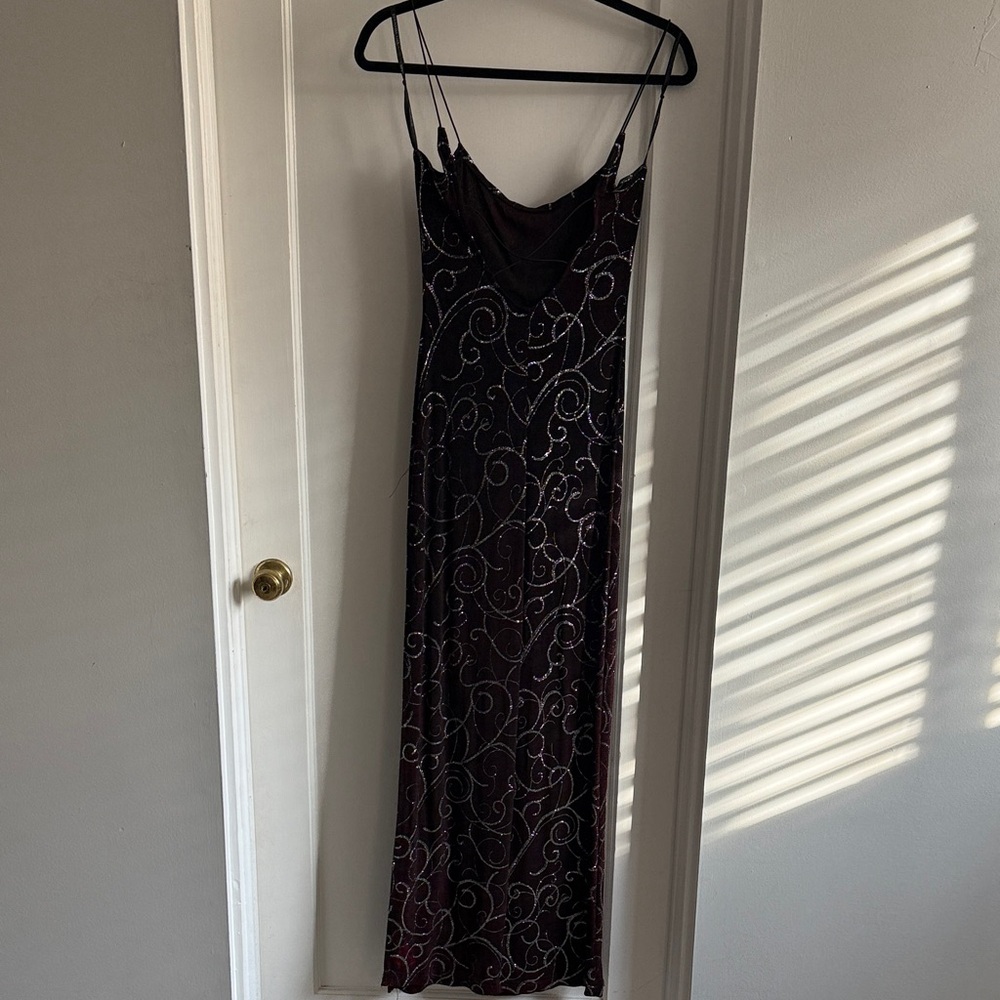 City Triangles Black Maxi Dress with Swirl Pattern